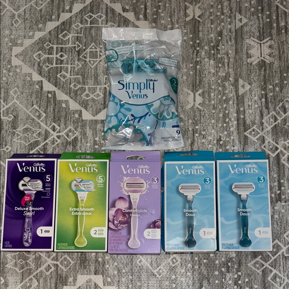 Venus women razor lot set NIB